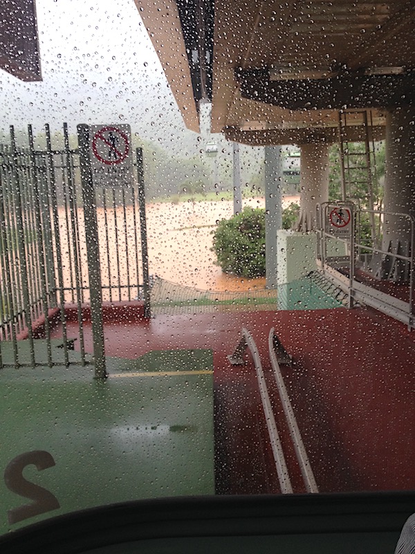 スカイレール雨天